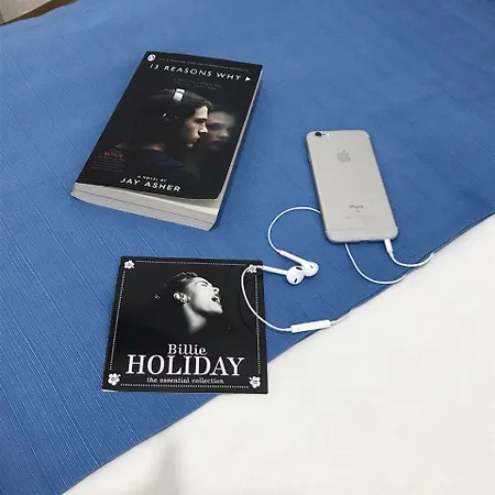 Cape Blue * Paralía Skotínis