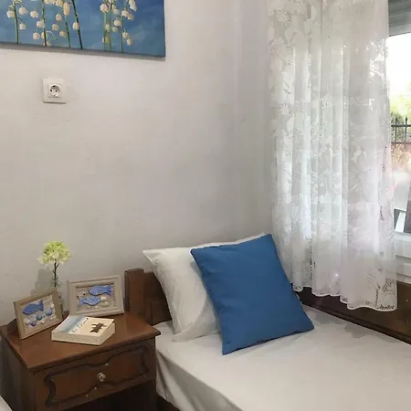 Cape Blue Paralía Skotínis