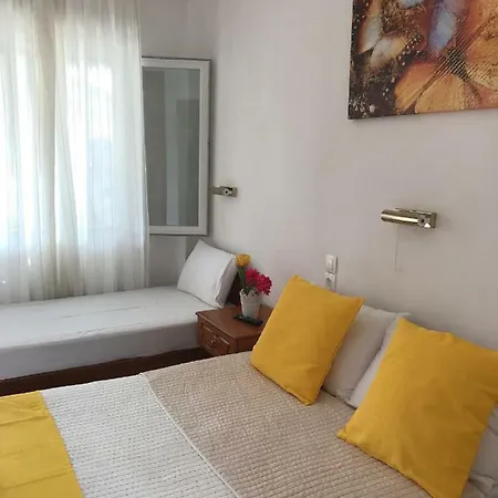 Cape Blue * Paralía Skotínis