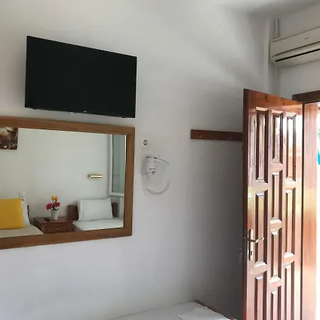 Cape Blue Paralía Skotínis