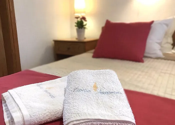 Cape Blue * Paralía Skotínis